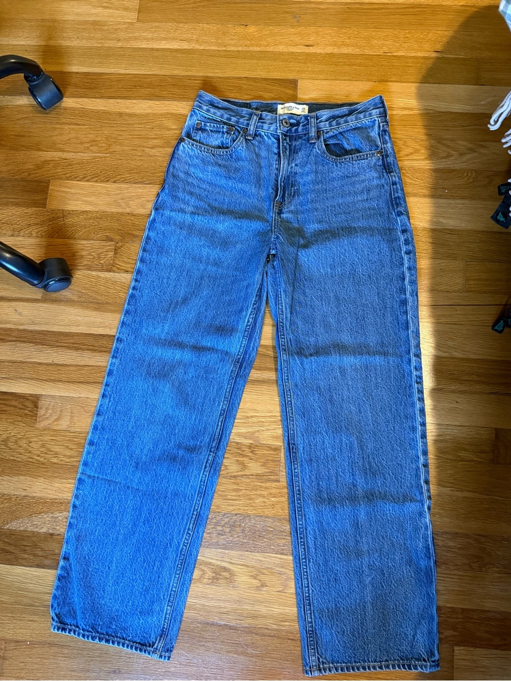 Abercrombie & Fitch Straight Leg Jeans in Classic Blue